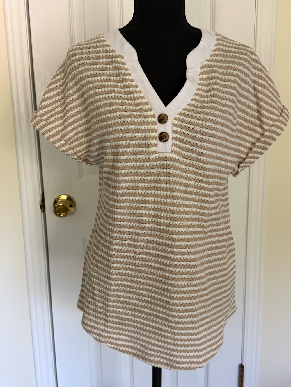 Etcyynew Women’s Striped Beige & White Short-Sleeve Henley Top Size S